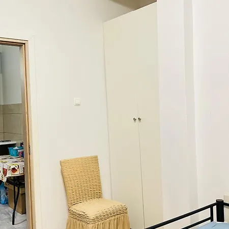 Apartment 菲莉丝之家-近地铁attiki站-整套房源2间卧室宜住4人